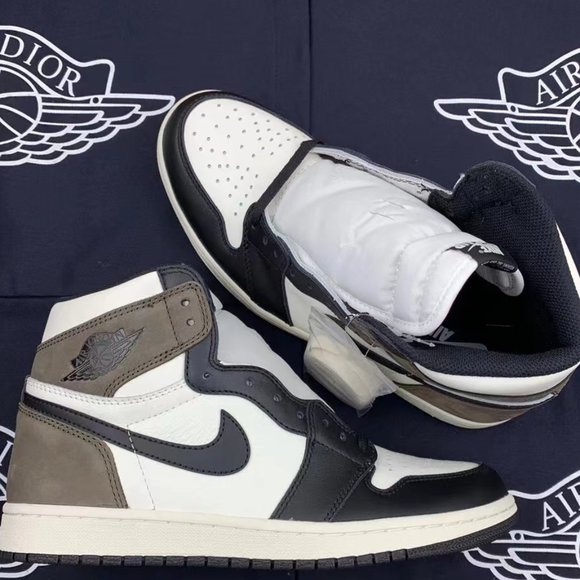 Women Nike Air Jordan 1 Retro High Ms. Casual Sports Shoes ✨✨